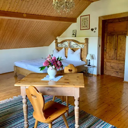 Am Faaker Mit Privatstrand Und Ruderboot フィラハ