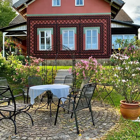 アパート Am Faaker Mit Privatstrand Und Ruderboot フィラハ
