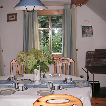 Am Faaker Mit Privatstrand Und Ruderboot * フィラハ